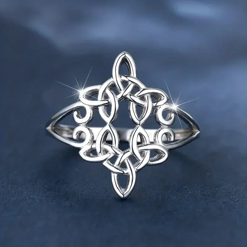 Женские кольца в кельтском стиле обручальные серебристого цвета с узелком