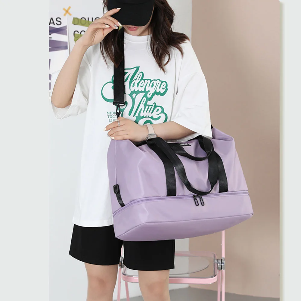 Lightweight Large Capacity Fitness Bag Nylon Travel Bag New Men Women Fashion Sports Leisure Bag Large Messenger Bag Luggage Bag