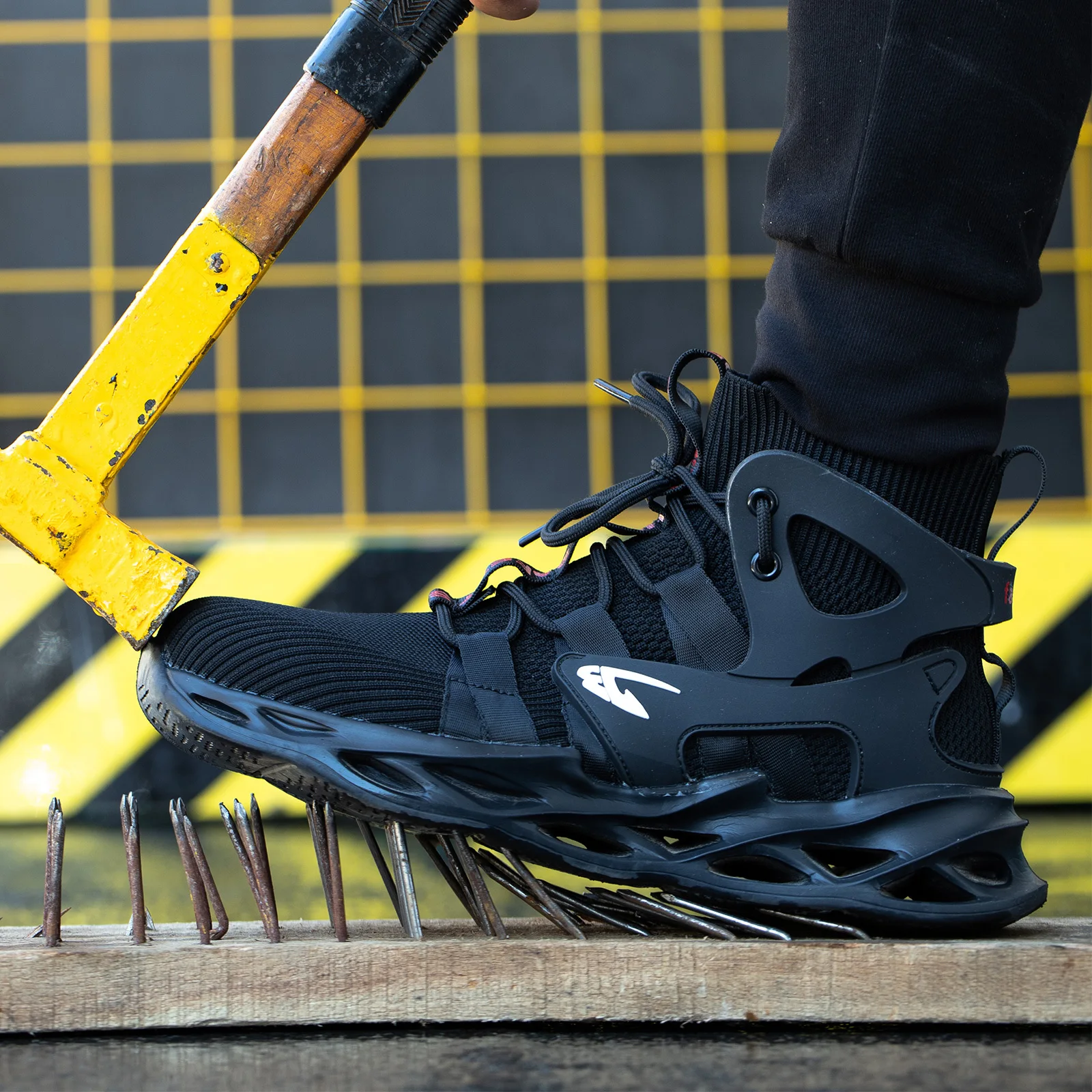 

Black Steel Toe Non Slip And Breathable Shoes, Anti Smash And Anti Stab Safety Work Shoes Industrial Construction Work Shoes