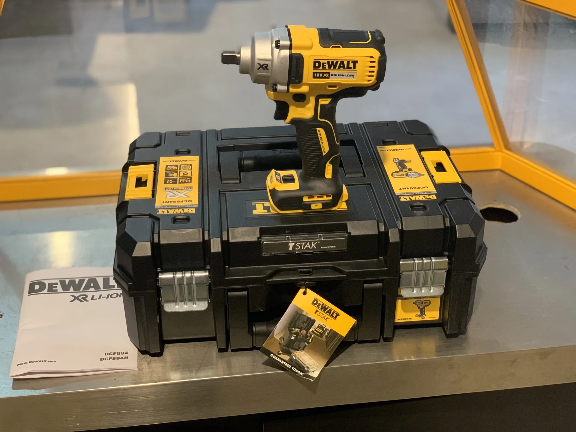 DEWALT DCF894 комплект 1/2 дюйма среднего диапазона бесщеточный беспроводной ударный