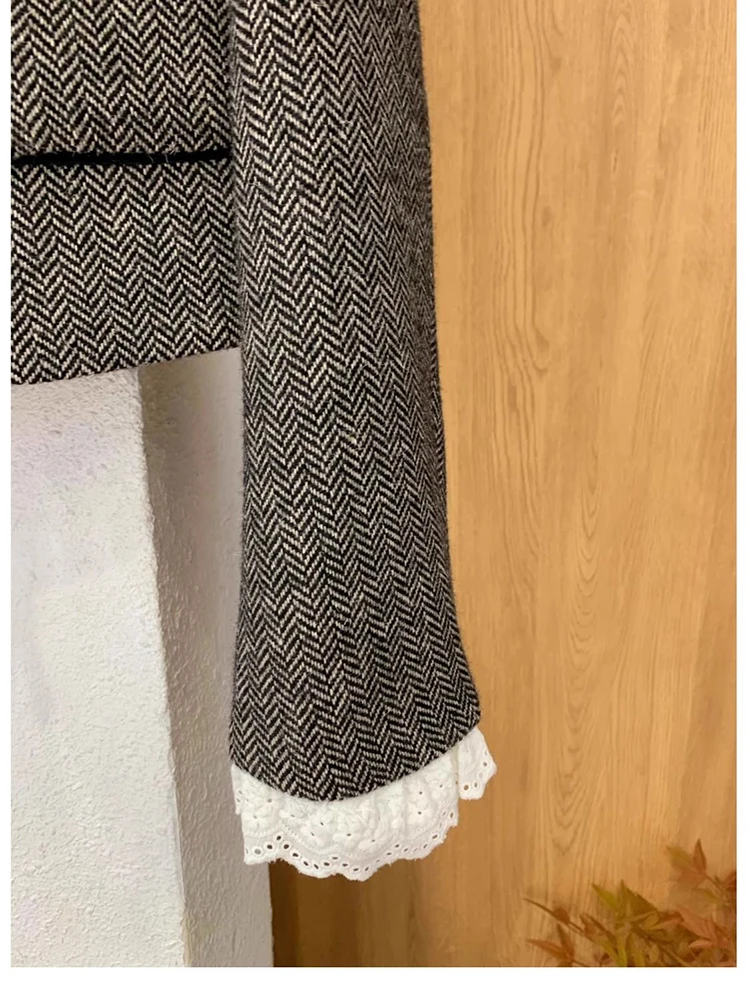 Осенний комплект из двух предметов с юбкой кружевная Лоскутная куртка и юбка до