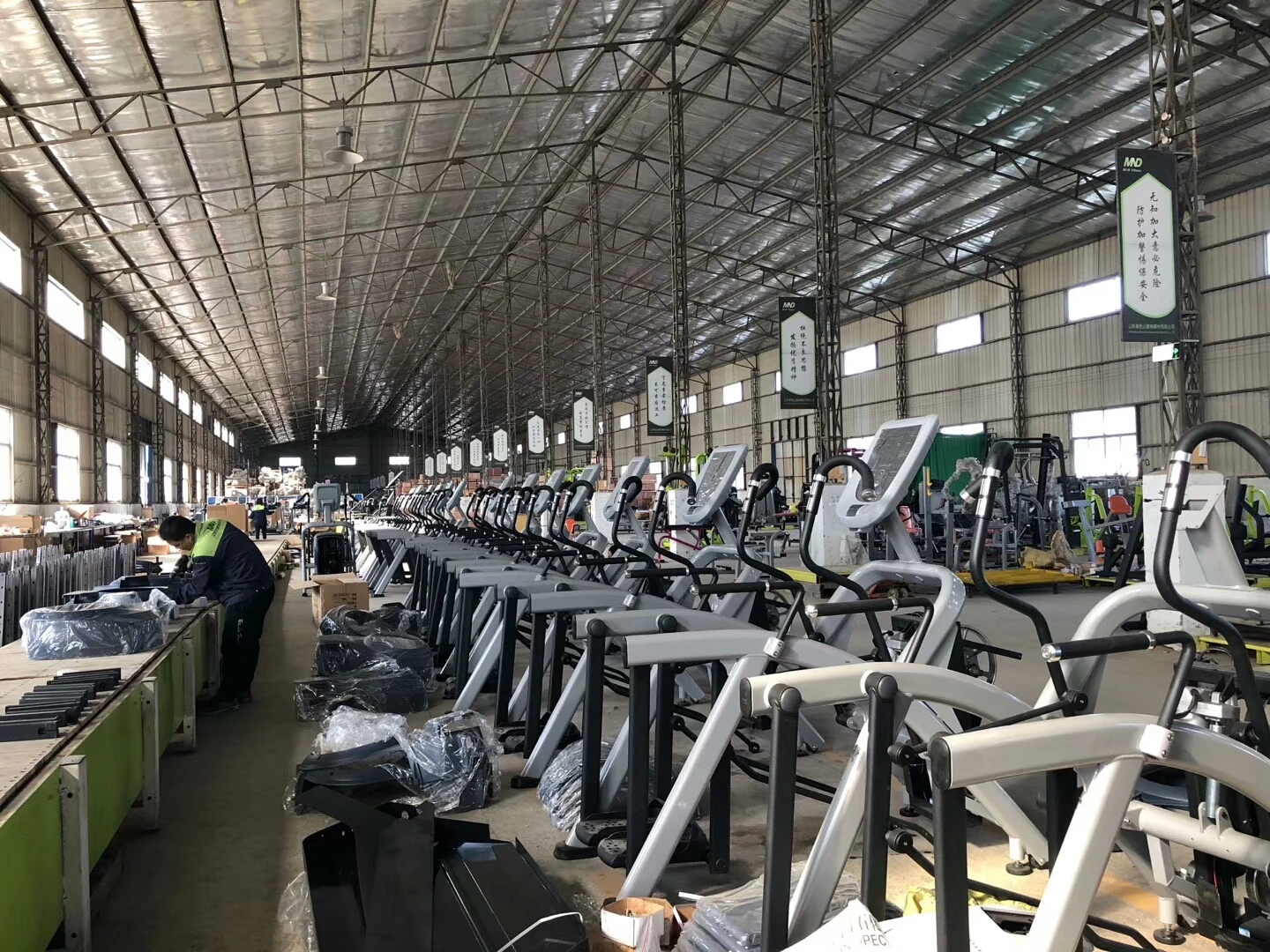 Коммерческий тренажер Arc Trainer Body Эллиптический