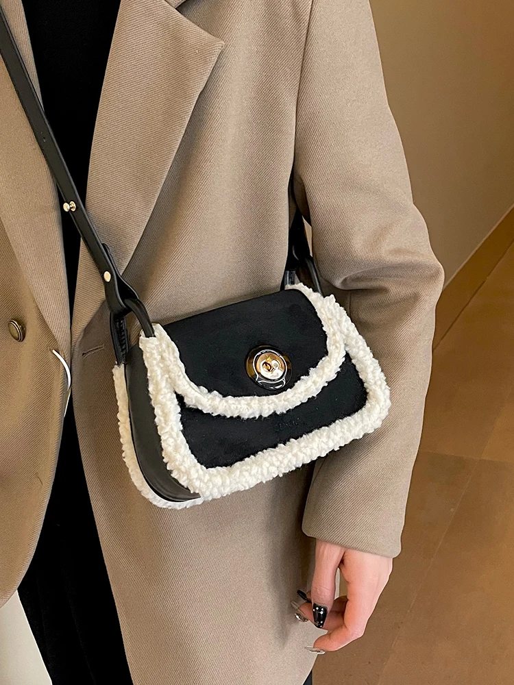 Женская матовая замшевая плюшевая сумка через плечо шикарная с замком и пряжкой