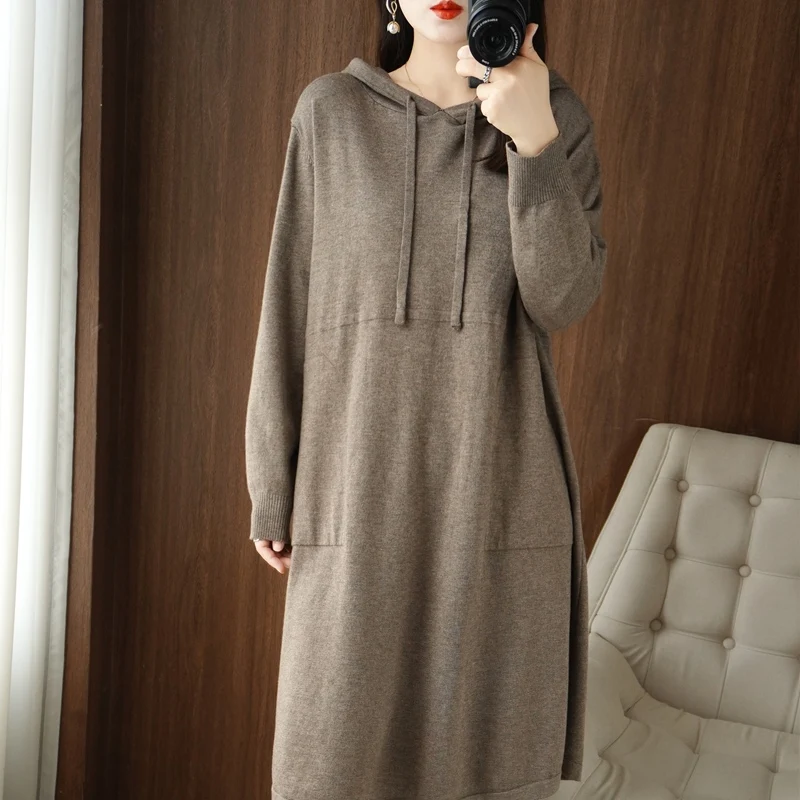 Купи 2022 New Women's V-Neck Wool Hooded Dress Loose Slim Medium Long Wool Dress Knitted Wool Knee Length Dress with Cap за 2,189 рублей в магазине AliExpress