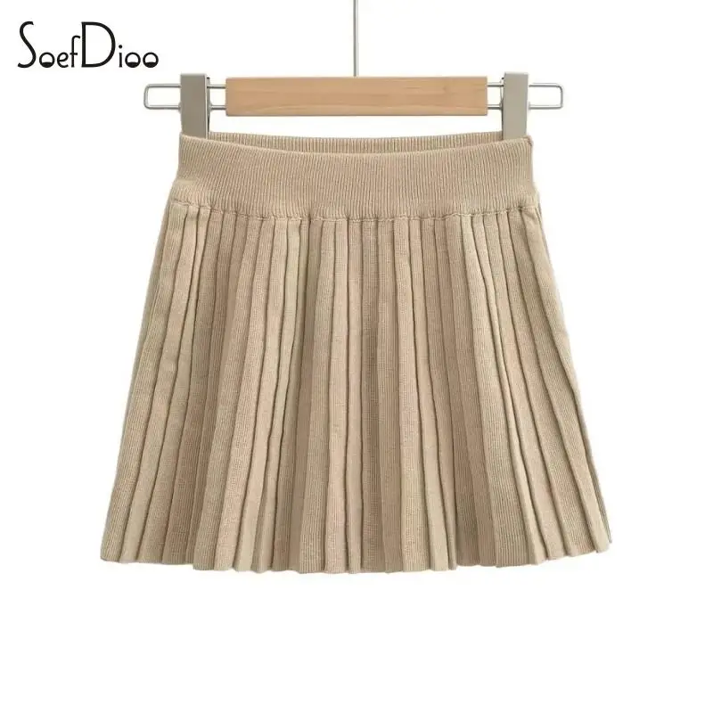 

Женская трикотажная юбка-трапеция с эластичным поясом