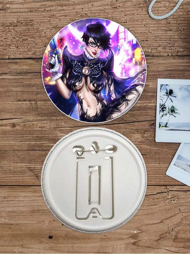 Байонетта игра аниме персонаж мягкая кнопка значок брошь якорь периферийные