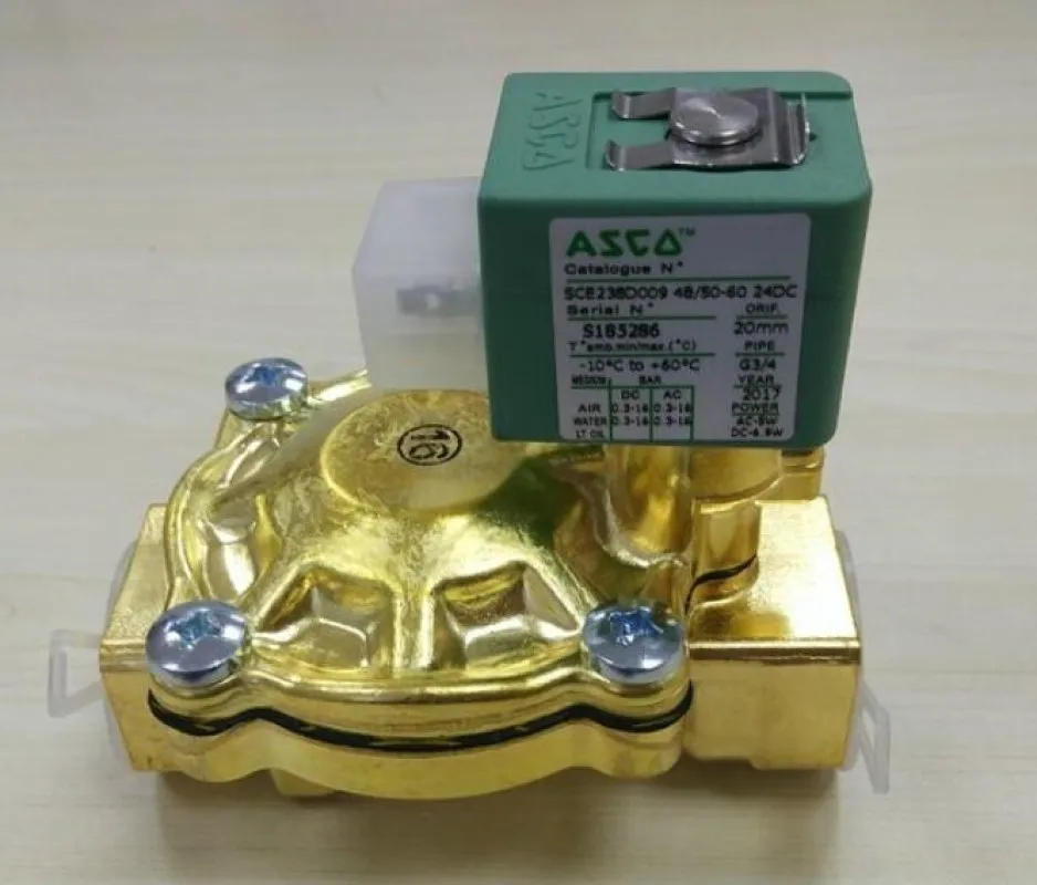 

Оригинальный аутентичный Соленоидный клапан SCE238D009 220VC 24 В постоянного тока