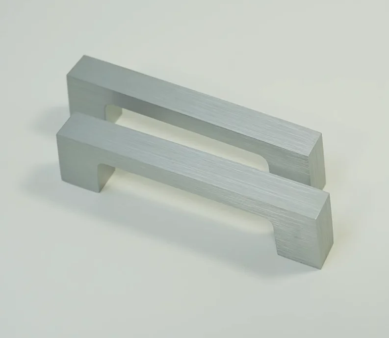 

1 пара ручек из алюминиевого сплава диаметром 100 мм для корпуса инструментов и ручек оборудования.