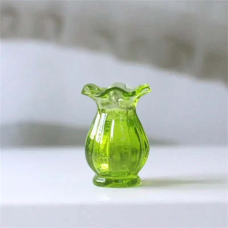 

Миниатюрные вазы из смолы