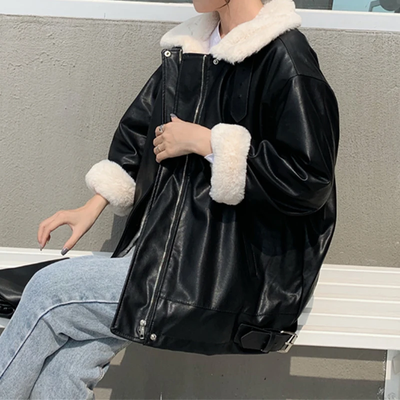 Winter Women's Pu Motorcycle Jacket Loose Women Fashion Warm Lamb Wool Coat Street Long Sleeve Vintage Leather Jacket 2022 New