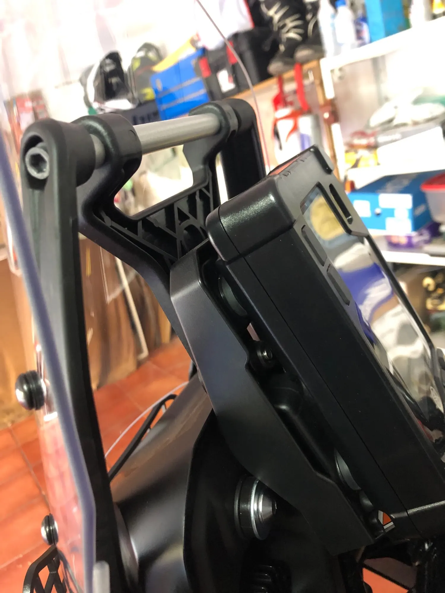 Антивибрационный кронштейн стабилизатор приборной панели антивибрационный