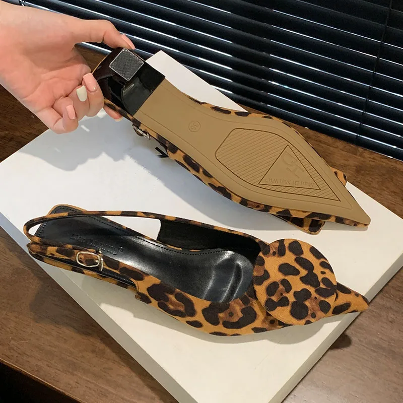 Туфли-лодочки женские с леопардовым принтом низкий каблук заостренный носок