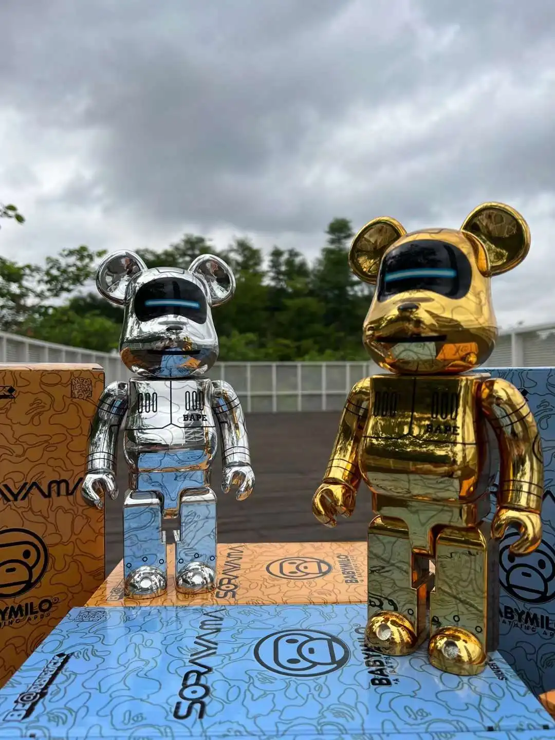 

Bearbrick 400% electroplating Soraya base Be@rbrick sorayams bapa bearbrick three-party joint latest trendy toy doll