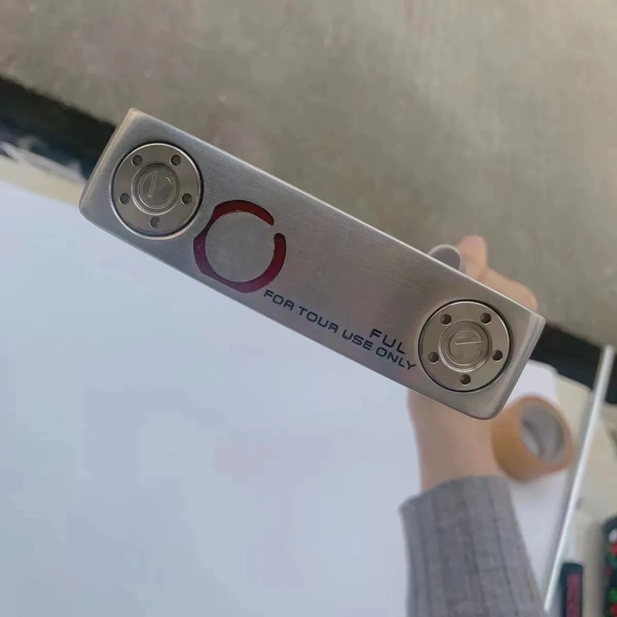 

Top SSS неослепляющий мастерский турнирный Круглый T Putter Golf Club с обложкой, противовес может быть заменен 골백 백