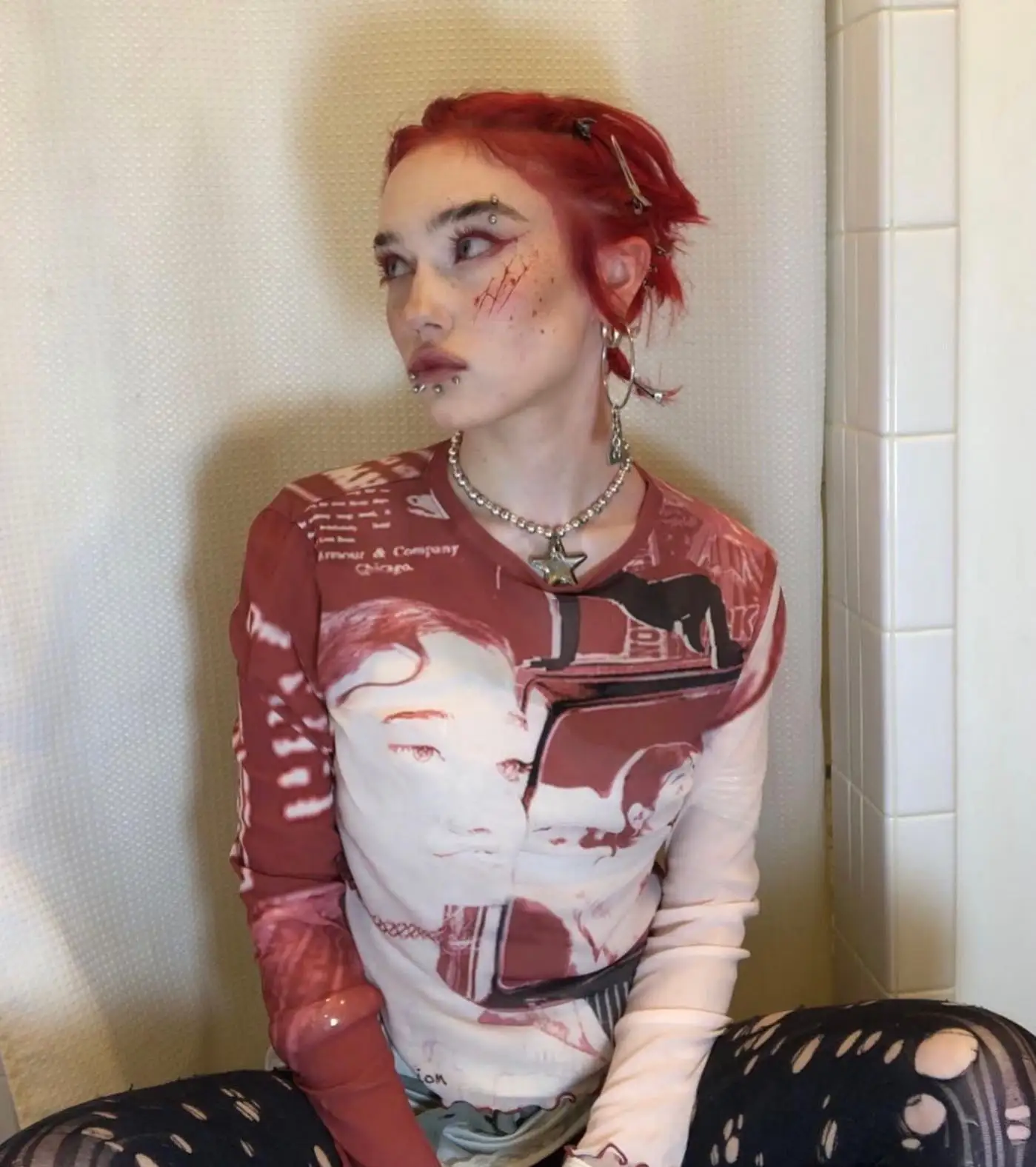 

Женская рубашка с длинным рукавом, круглым вырезом и принтом