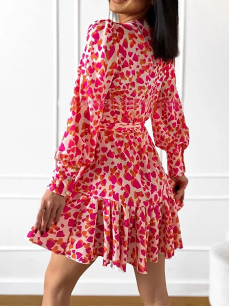 Женское офисное платье-рубашка с цветочным принтом длинным рукавом поясом и