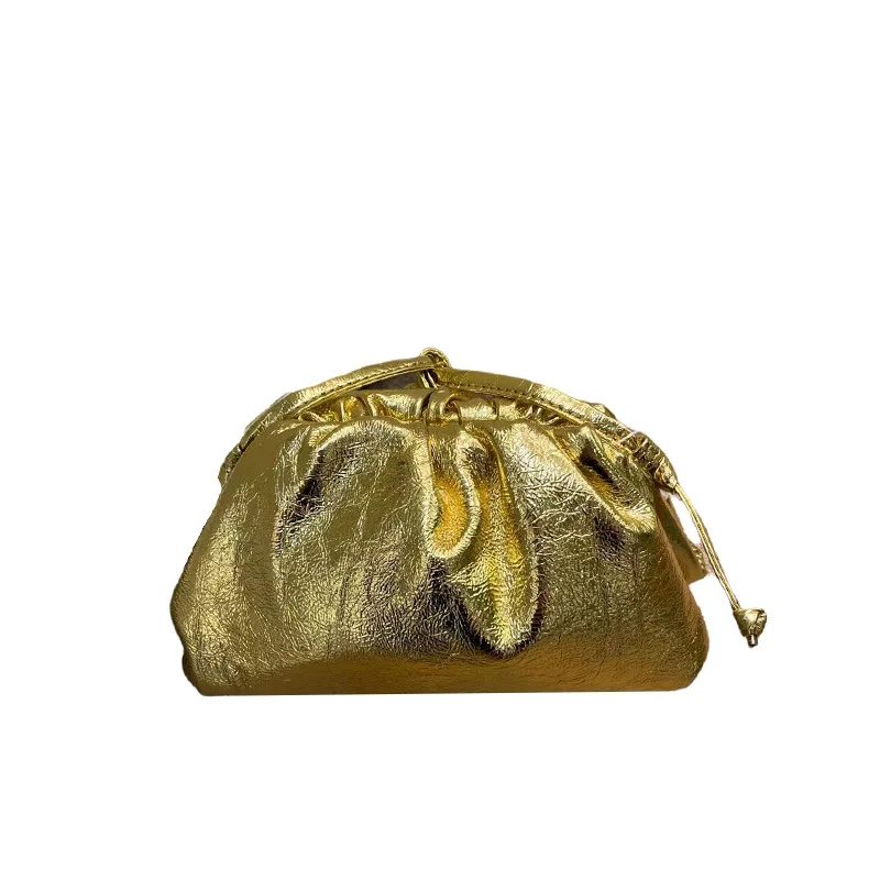 Дизайнерская женская сумка вместительная большая подушка с рюшами сумочка для