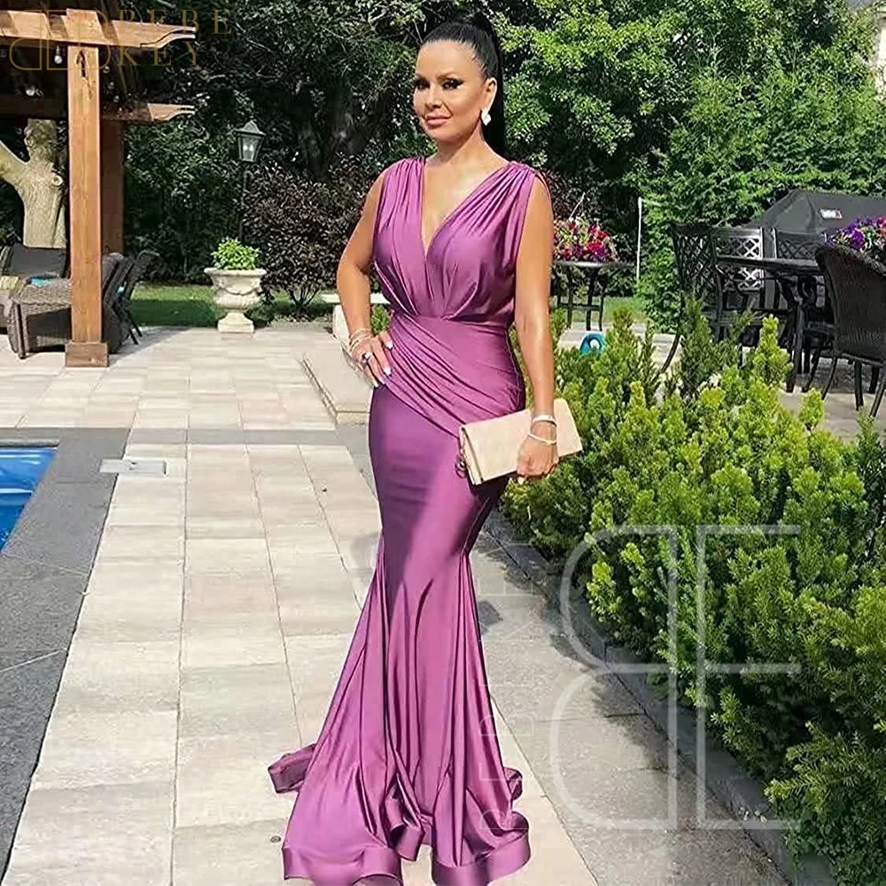 

Длинное свадебное платье с V-образным вырезом и юбкой-годе