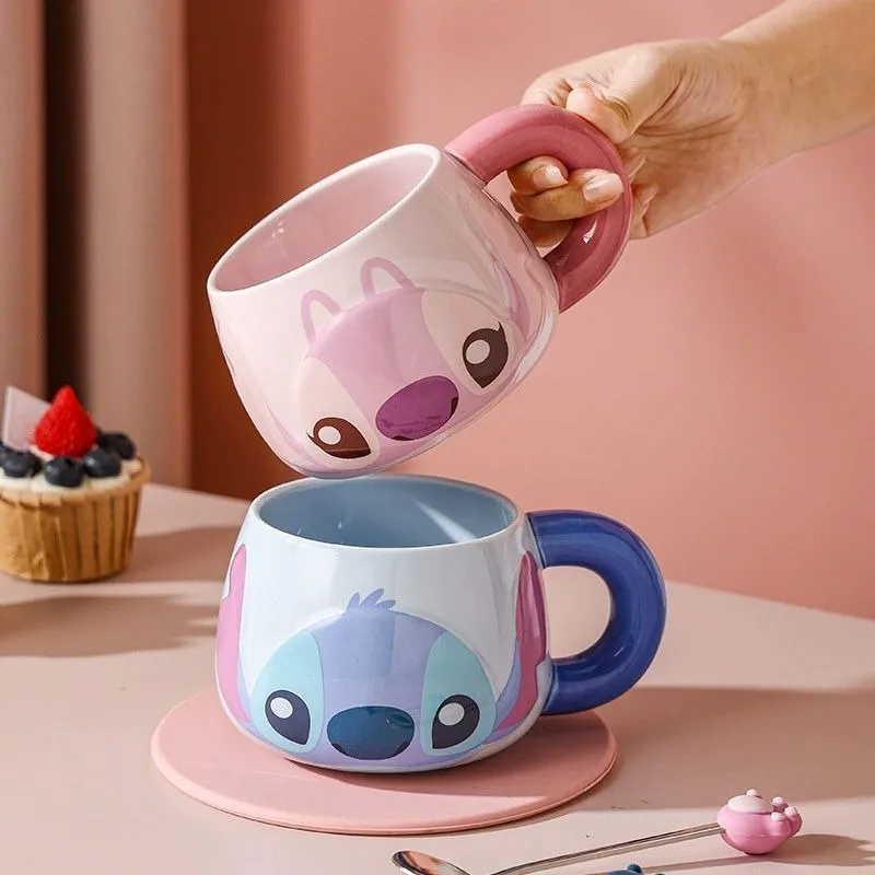 Фото Кружка Lilo & Stitch с принтом в стиле аниме Дисней, керамическая кружка Kawaii, кофейная кружка для офиса и общежития, кухонные принадлежности, праздничные подарки №1