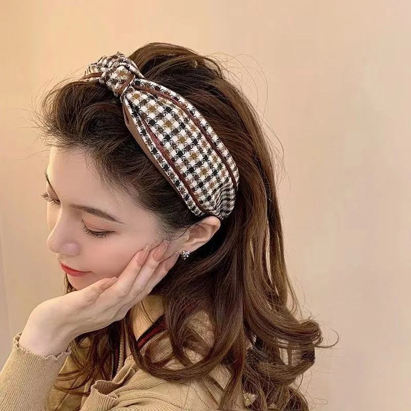 

Korean Fashion Vintage Women's Headband Plaid Fabric Versatile Out of The Street Wash Face Wide Edge Cross Hair Band New Style