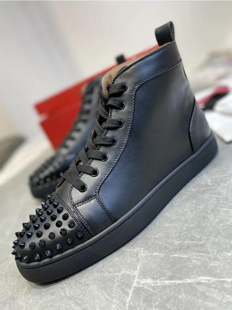 

New All Black Head Rivets Chelsea Boots for Men Round Toe Slip-On Punk Handmade Men Ankle Boots Pour Hommes