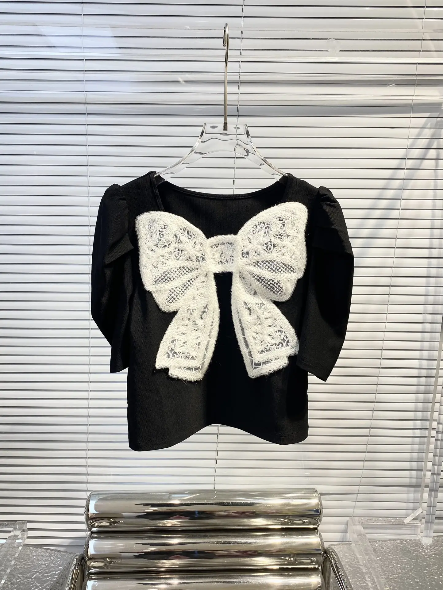 2023 черная рубашка во французском