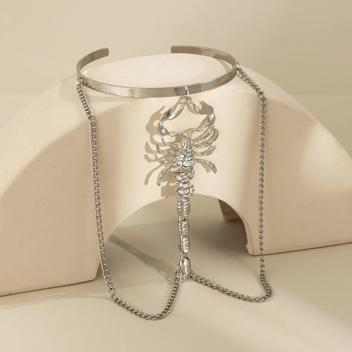 

New Gothic Fashion Golden Iron Chain Tassel Arm Chain Dark Open Adjustable Femme Fatale Arm Bracelet for Women
