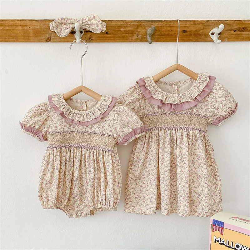 

2023 Sisters Matching Wear for Summer Newborn Babies Smocked Floral Printed Rompers Toddlers Girl Smocking Dress Infant Clothing