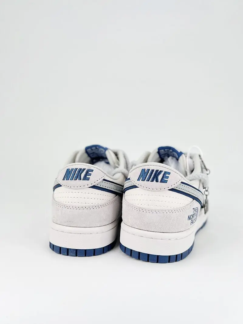 кроссовки Nike