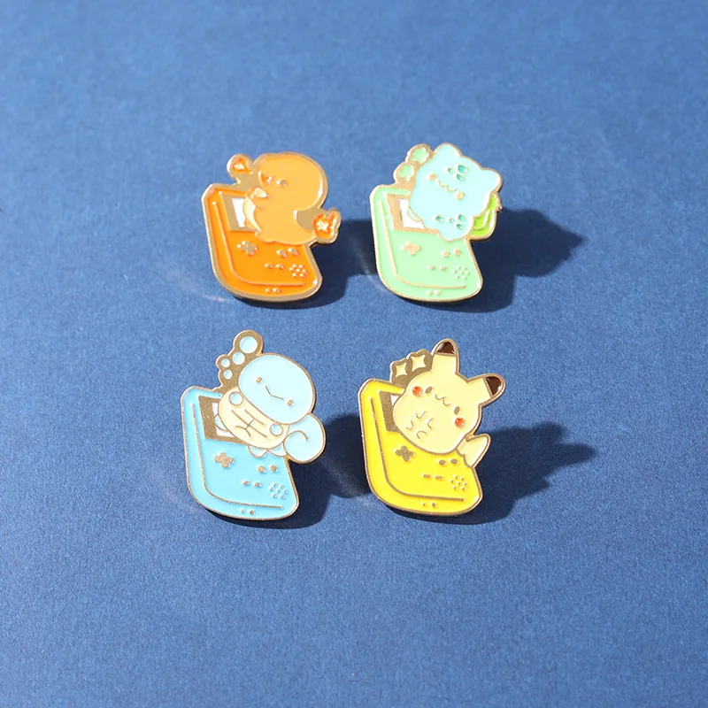 

4pcs-Creative silver warped tail cat brooch cute glitter animal badge