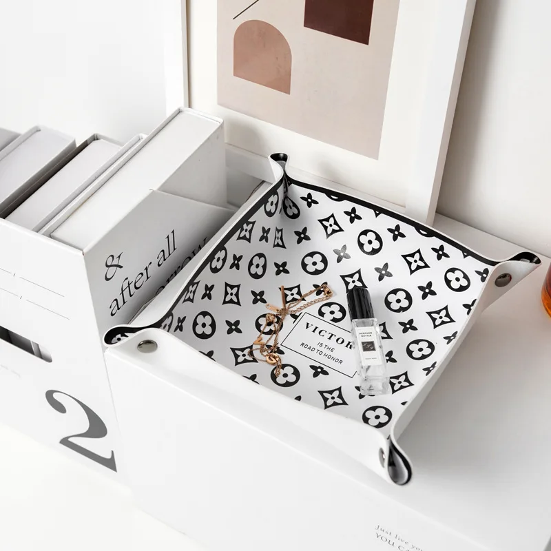 

Кожаный поднос для хранения косметики