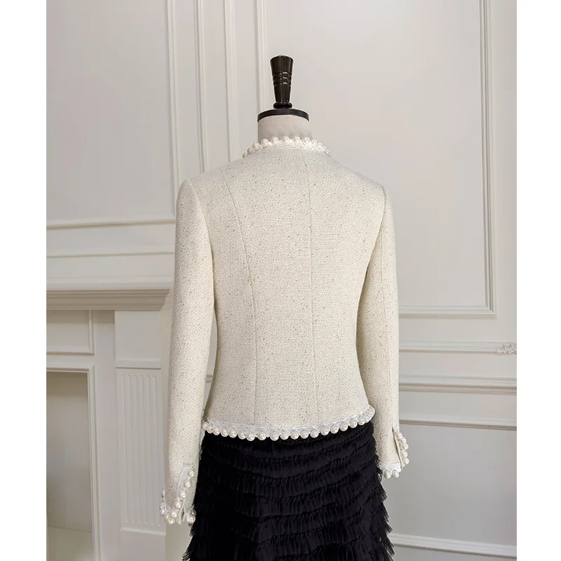 Рисунок 3 - Женское твидовое короткое пальто