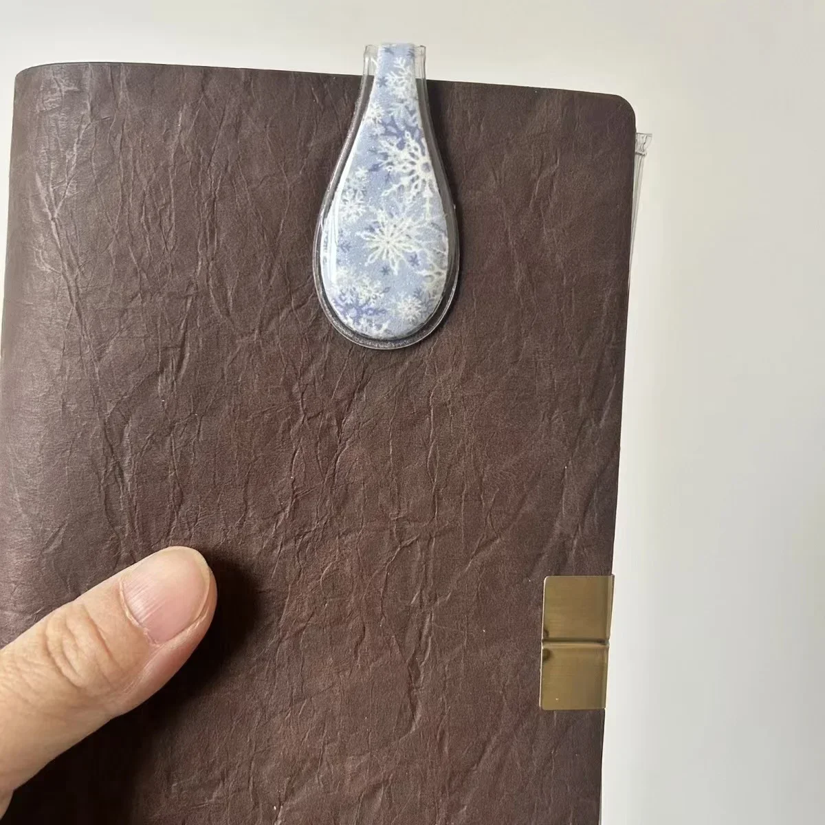 

Магнитная закладка ПВХ с цветочным принтом