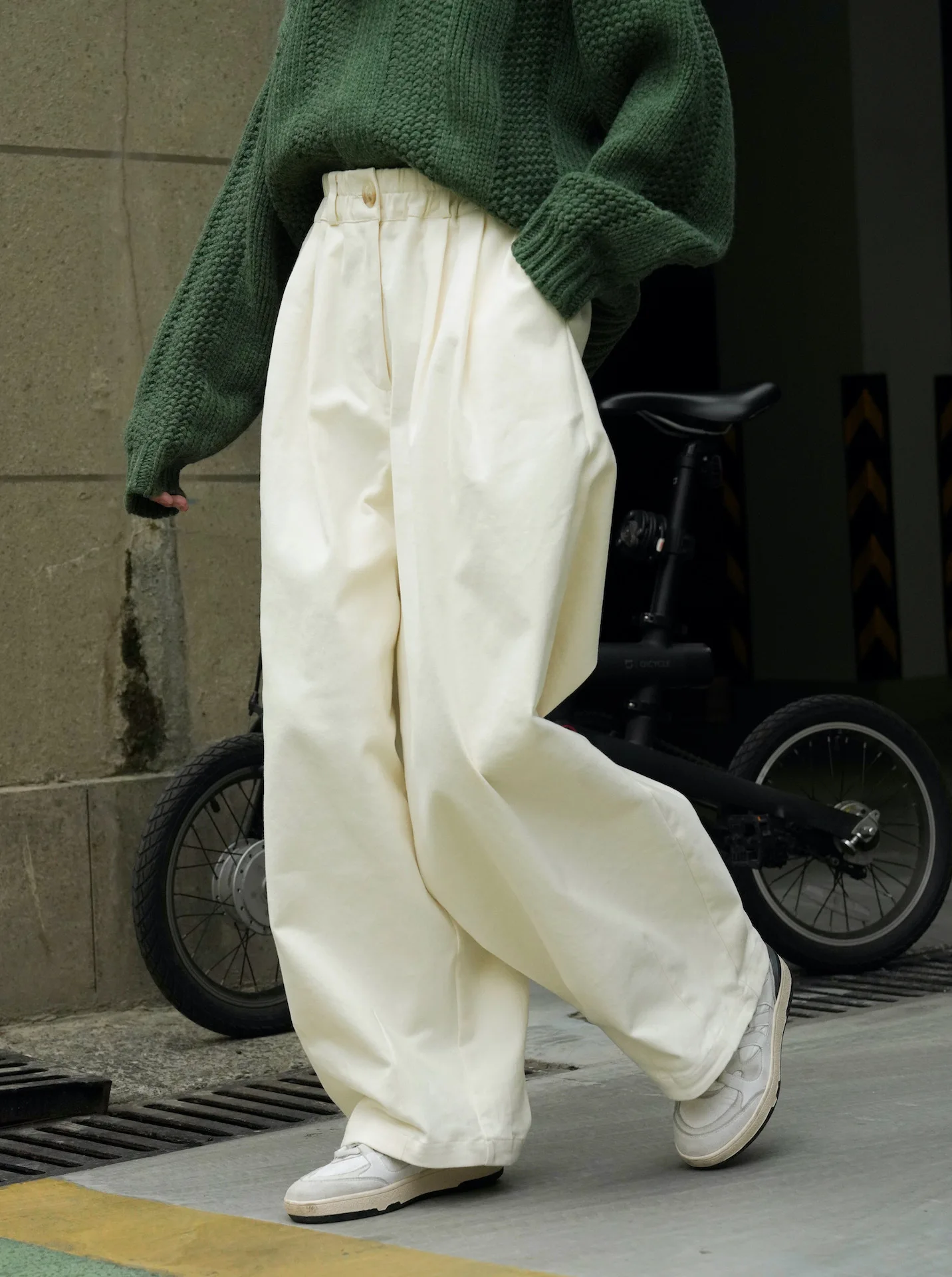 Women's casual solid color high waist loose wide leg pants in autumn and winter