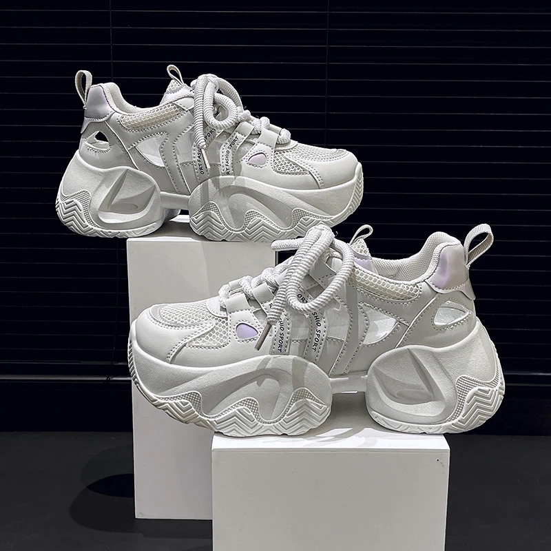 Женские однотонные кроссовки со шнуровкой летние дышащие удобные с