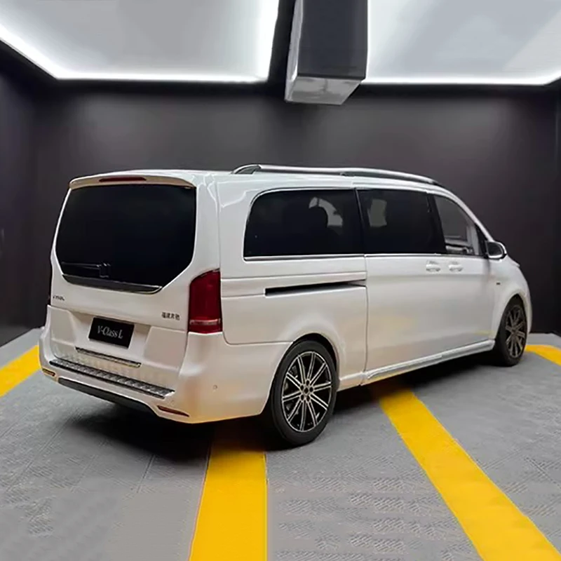 Фото Оригинальная заводская модель 1:1 для коммерческого автомобиля V260L V-class MPV, коллекционная модель автомобиля из сплава 1:18, подарок. №4