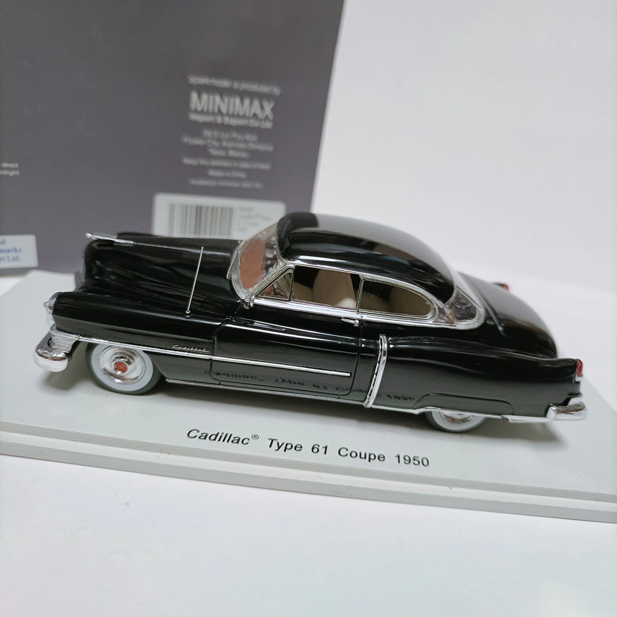 Фото Масштабная модель Spark 1:43: Cadillac Type 61 Coupe 1950 из смолы. Коллекционная винтажная модель автомобиля. Классика, ностальгия. Подарок для взрослых, сувенир, статическая модель для демонстрации. №2