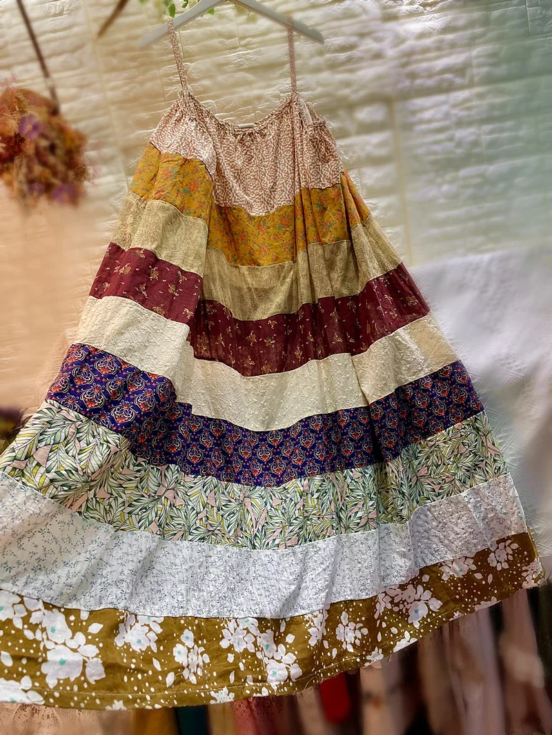 Летнее пляжное платье для отпуска из хлопка и льна на тонких бретельках в стиле