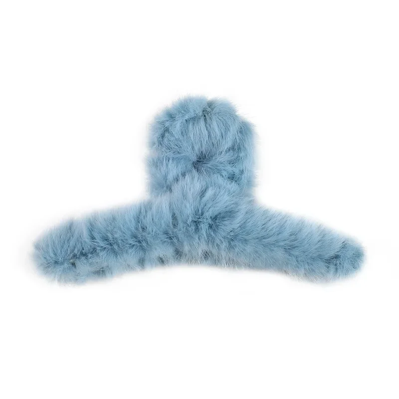 Рисунок 5 - Женская плюшевая заколка для волос на осень и зиму