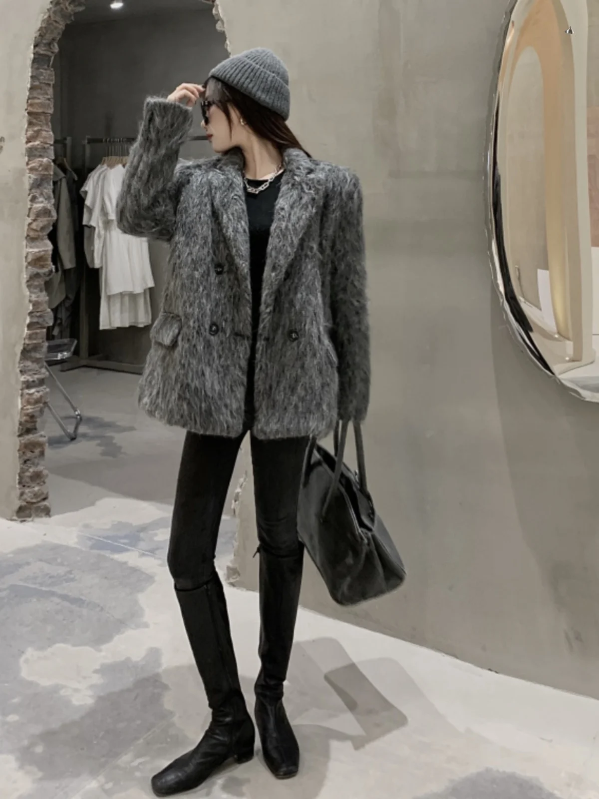 Высококачественное серое шерстяное пальто с наплечниками женское осенне-зимнее