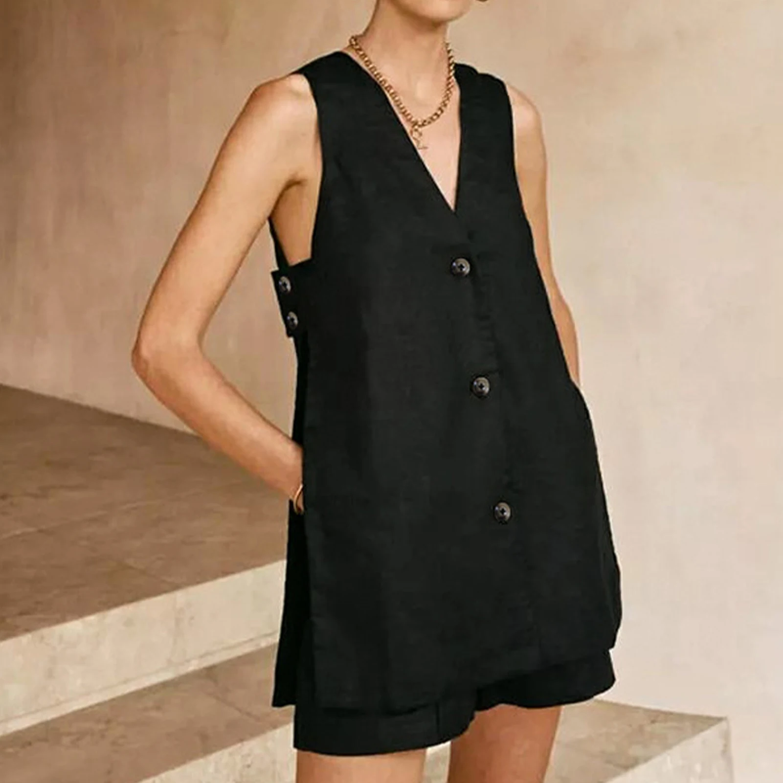 

Lady Sleeveless Vest & Short Suit Fashion Button Vest & High Waist Short Comfortable Elegant Summer Casual Set