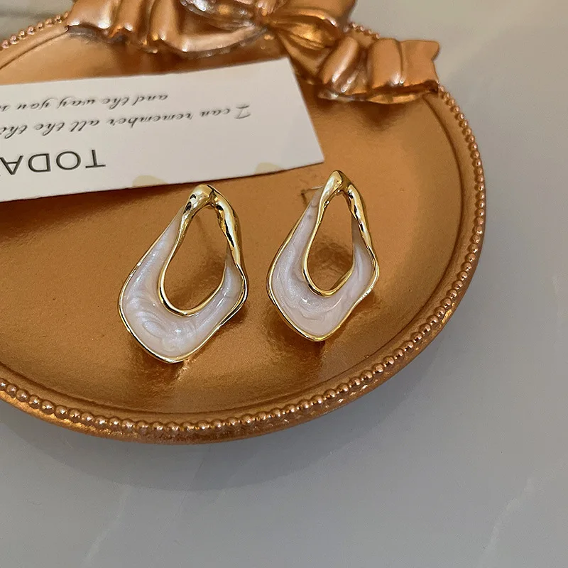 

Ms 2022 South Korea Fashionable New Irregular Drip Earrings, Personality, Contracted Temperament Elegant Jewelry Earring Party