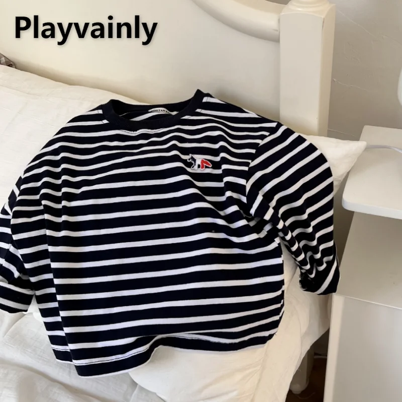 

Новинка осени 2022, свитшоты для мальчиков и девочек, пуловер в черную полоску с мультяшной вышивкой, топ, повседневные свитшоты, детская одеж...