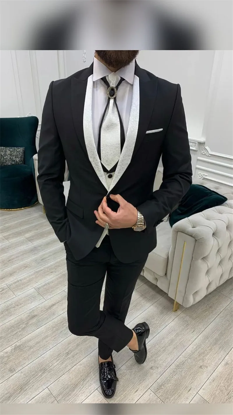 

White Notch Lapel With Black One Button Groom Tuxedos Best Man Groomsman Mens Wedding Suits Prom Suits (Jacket+Pants+Vest