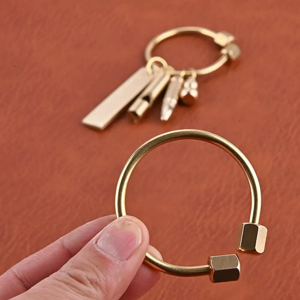 

Brass Keychain Rust Resistant Useful Vibrant Color Simple Style Brass Key Chain