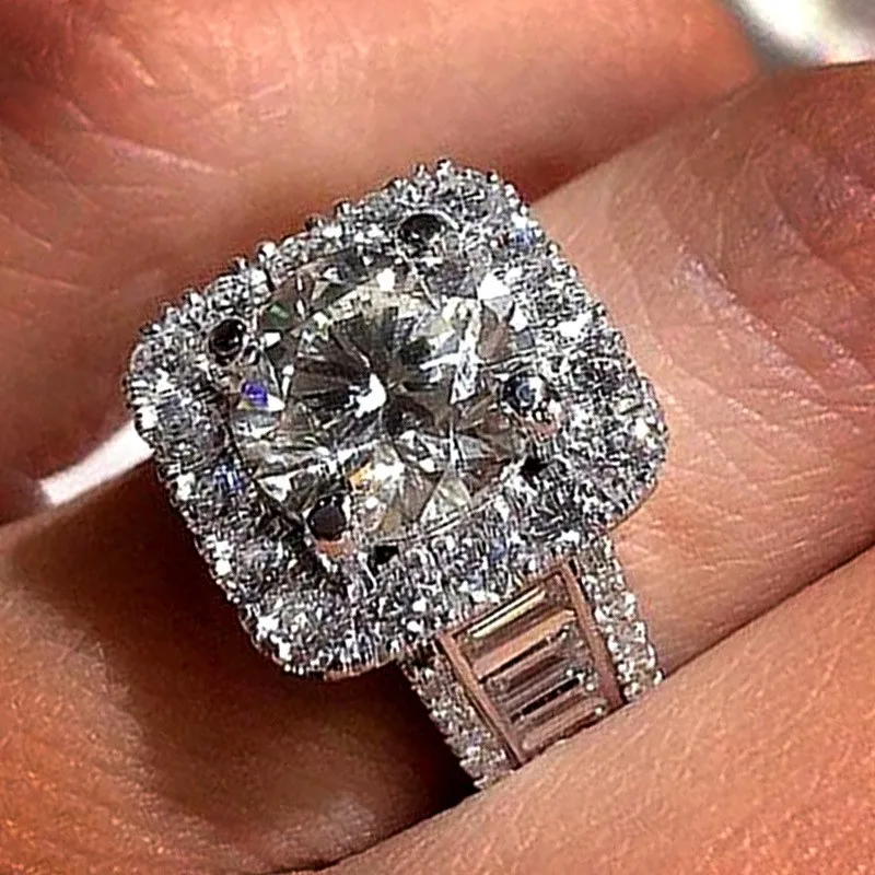 

Premium Luxury Square Cubic Zircon Silver Ring Rhinestone Crystal Suitable for Ladies Party Wedding Engagement Jewelry