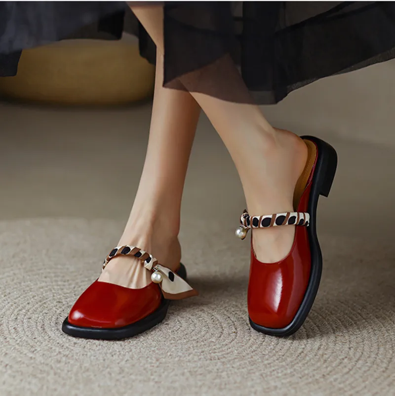 

Elegant Mules Slippers for Women Square Toe Flats Shoes Closed Toe Slides for Women Fashion Ladies Shoes Casual Womens Slides