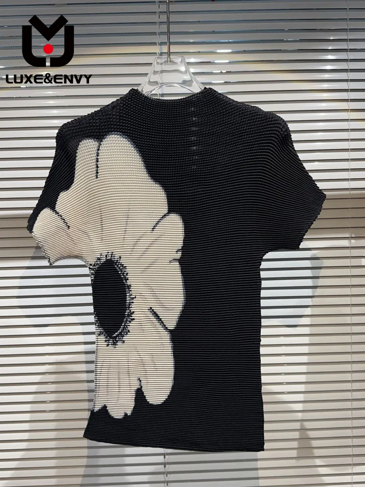 

LUXE&ENVY Same Style 2023 Summer New Lotus Leaf Flower Elastic Concave Fabric Slim Fit Short Sleeve T-shirt