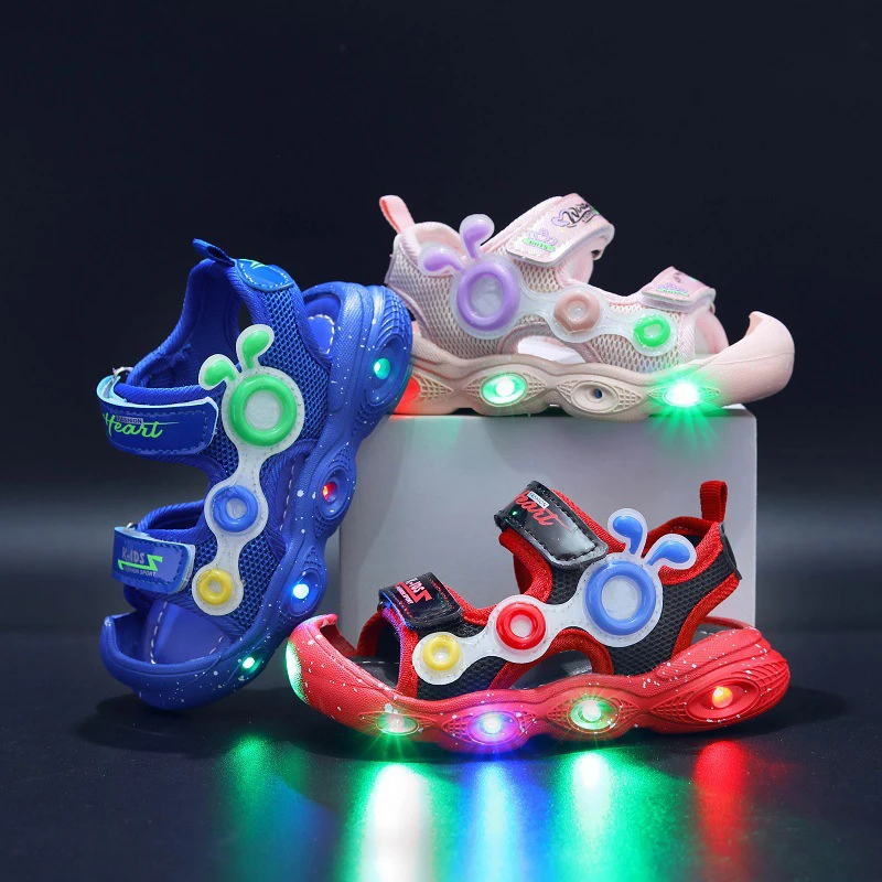 2023 New Cartoon Lovely Summer Children Casual Shoes LED Lighting Up Girls Boys Sneakers Toddlers Leisure Cute Kids Sandals