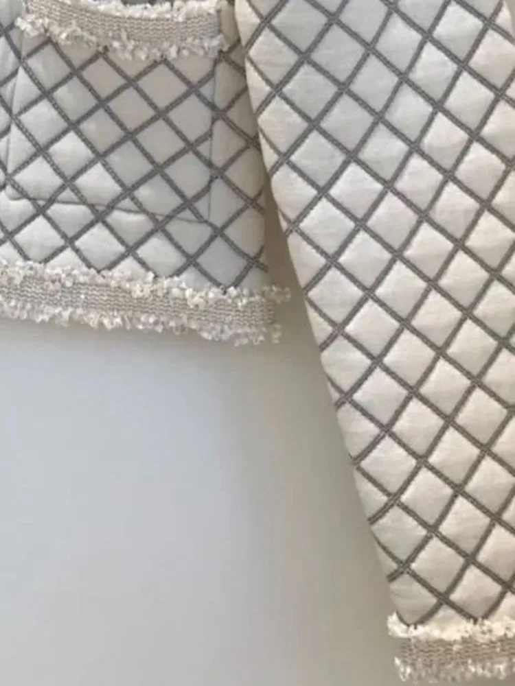 

Autumn and Winter New Stitching Lace Round Neck Long-sleeved Solid Color Pattern Women Knitted Jacket